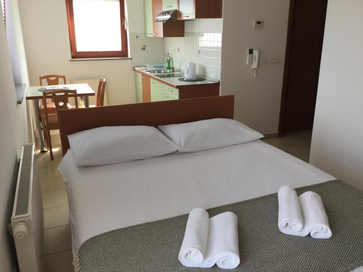 Apartment Sotlar Izola Eksteriør bilde